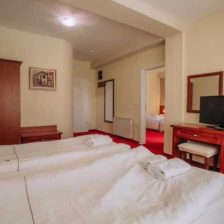 Hotel Filip Ohrid Bagian luar foto