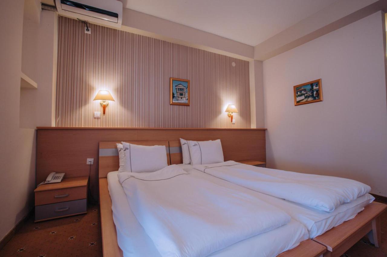 Hotel Filip Ohrid Bagian luar foto